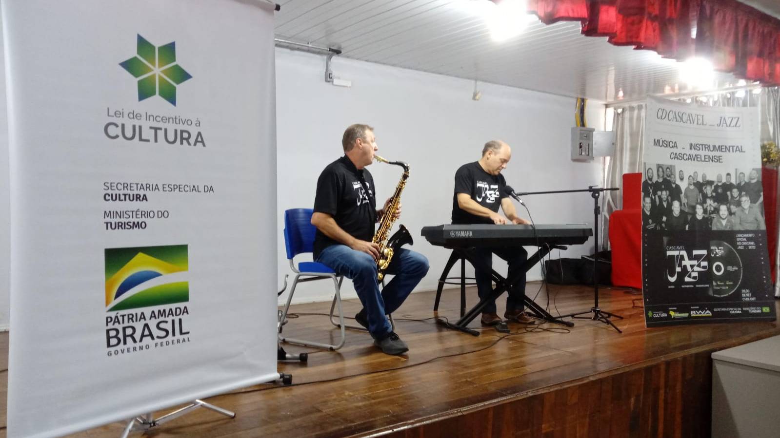 Palestras sobre música instrumental são realizadas para estudantes da rede pública de Cascavel