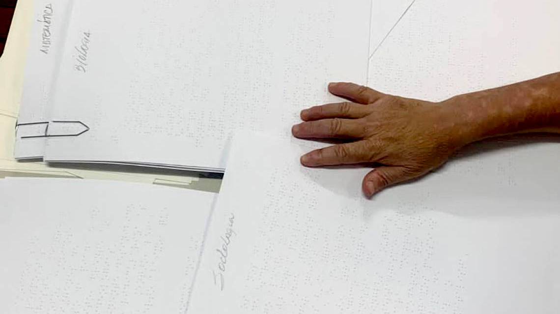 Pela primeira vez, Unioeste disponibilizou provas do vestibular em Braille