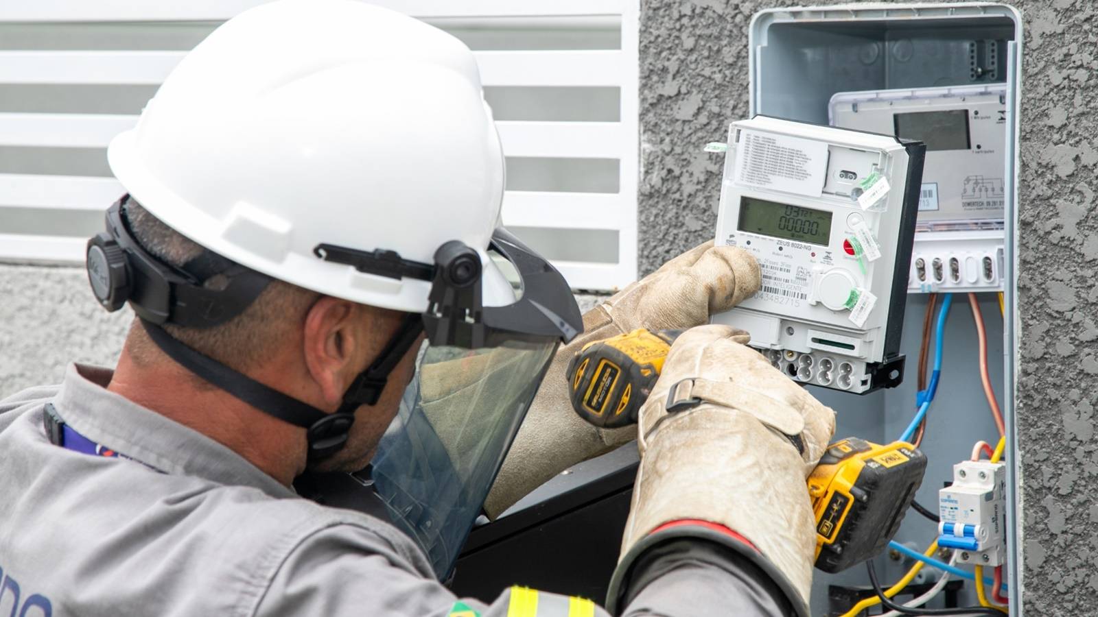 Tecnologia inteligente da Copel transforma distribuição de energia em mais nove municípios do Oeste