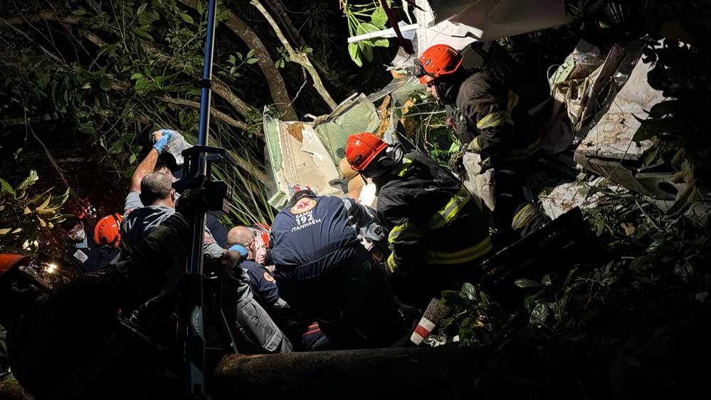 Queda de avião em Peruíbe deixa um morto e um ferido em aldeia indígena