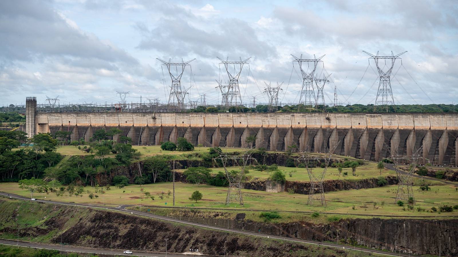 Itaipu fecha primeiro bimestre com produção 2,5% maior que no mesmo período de 2024