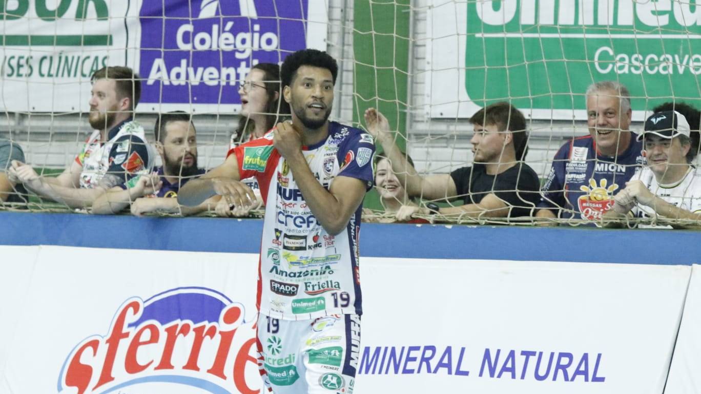 Com grande público, Cascavel Futsal vence o Foz Cataratas e segue invicto na temporada