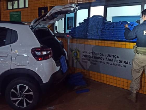 PRF intercepta 250 kg de droga em veículo na BR-277 em Cascavel