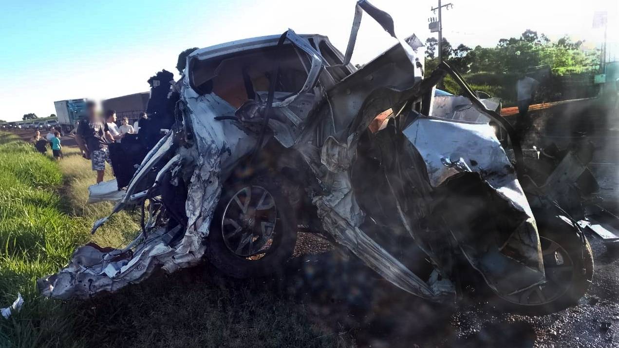 Quatro pessoas morrem em gravíssimo acidente de trânsito na PR-182 em Realeza; Carro é Cascavel