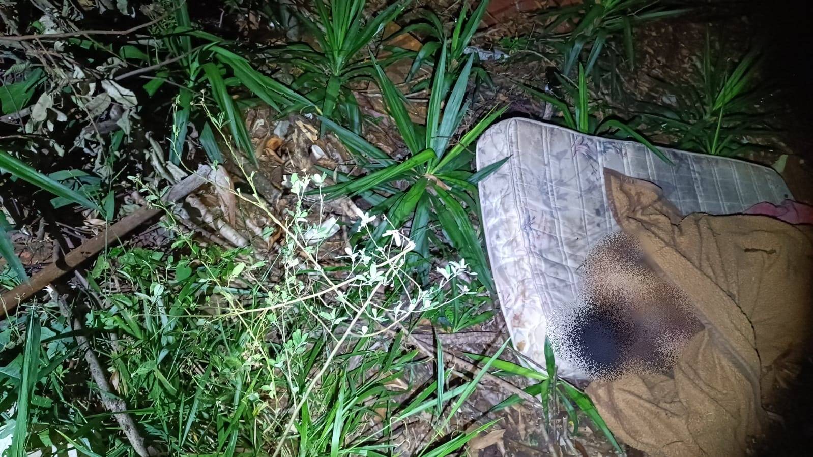 Dupla é presa em flagrante enquanto escondiam corpo de homem morto no bairro Parque São Paulo