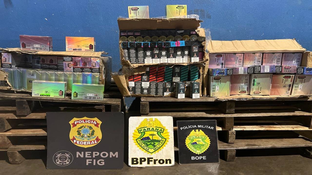 BPFRON, BOPE e PF apreendem mercadorias contrabandeadas em Foz do Iguaçu