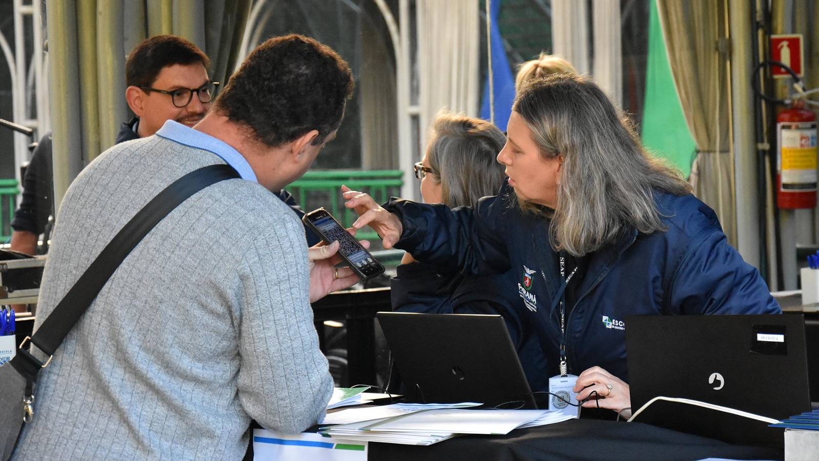 Paraná tem a maior equidade salarial entre mulheres e homens no serviço público