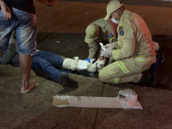 Motociclista sofre fratura exposta em forte colisão de trânsito no Bairro São Cristóvão em Cascavel