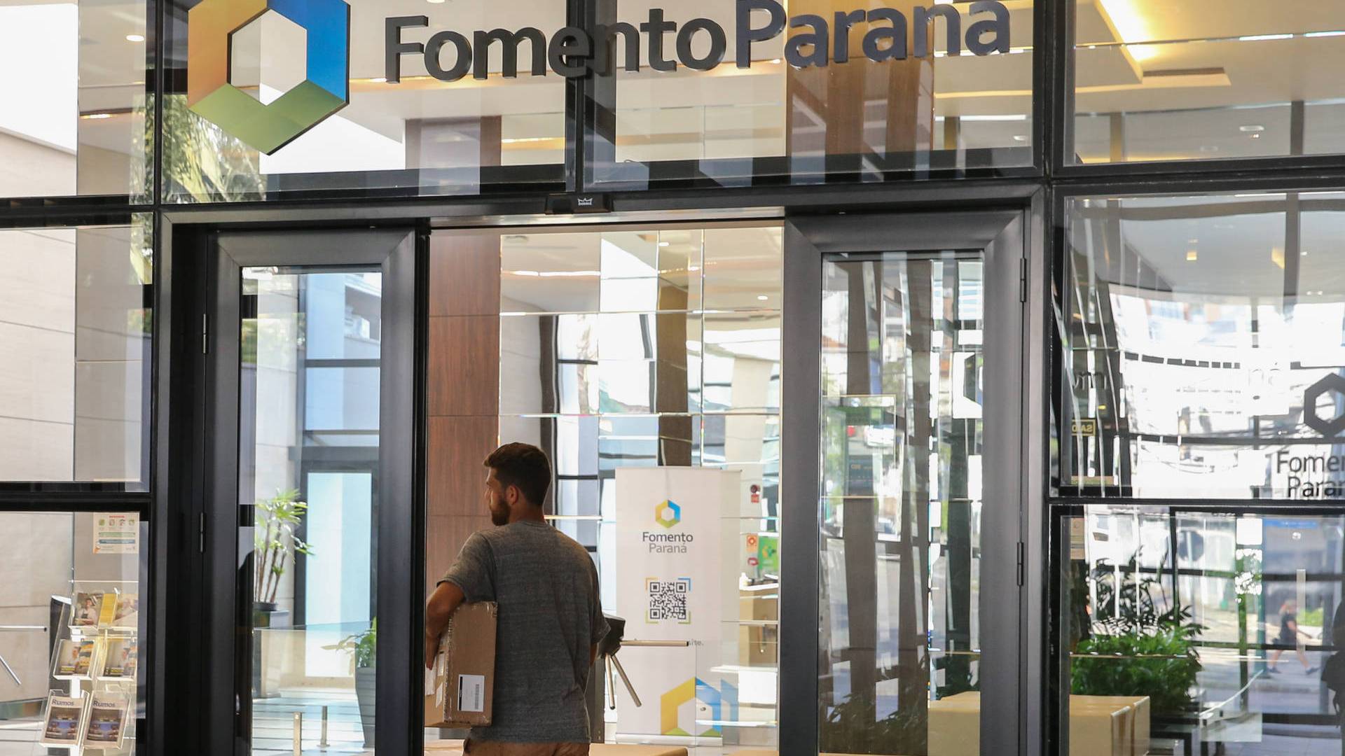 Fomento Paraná atinge a marca de 50 mil clientes ativos