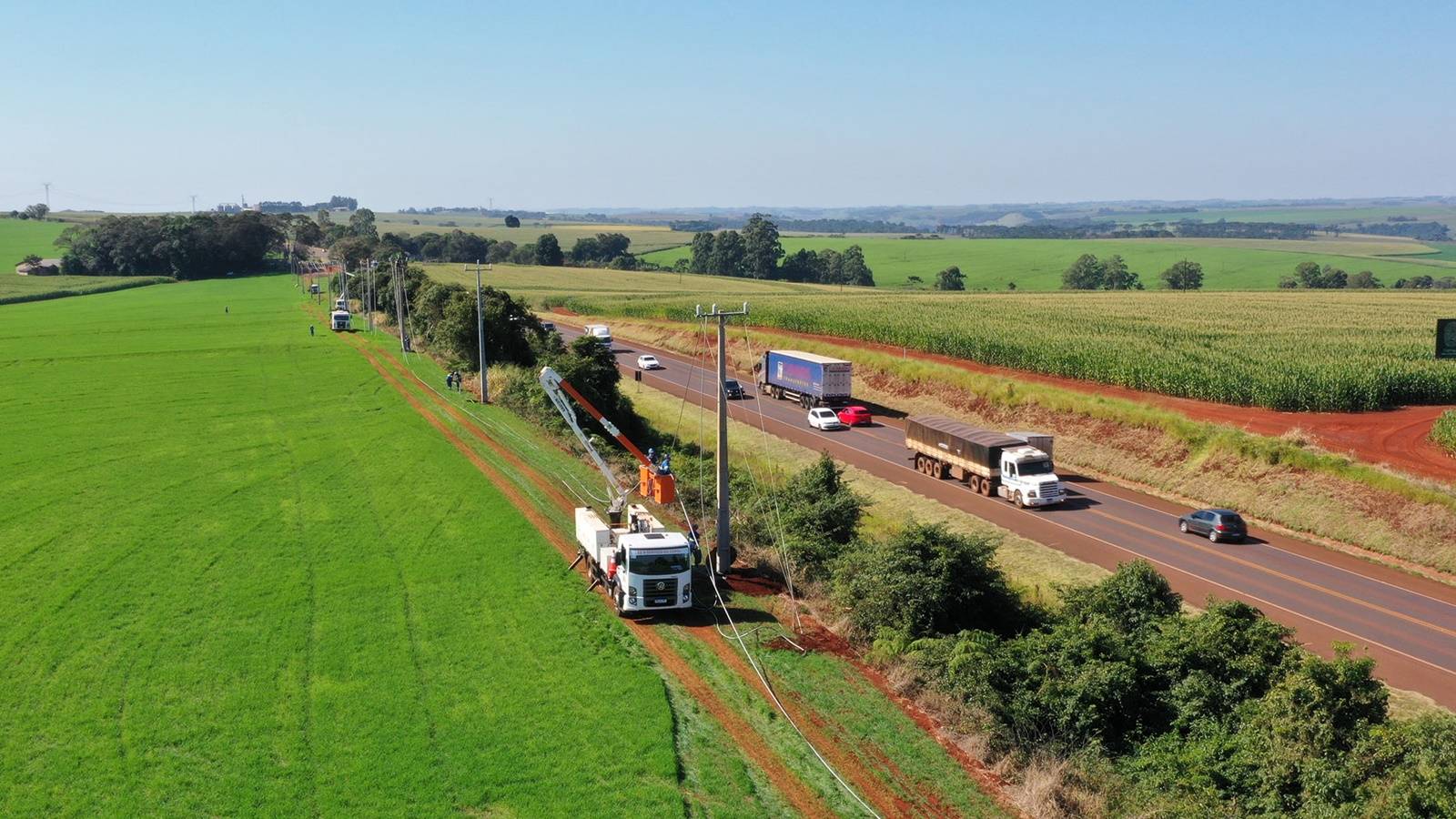 Paraná Trifásico entrega 13,7 km de novas redes por dia e já beneficia 366 municípios