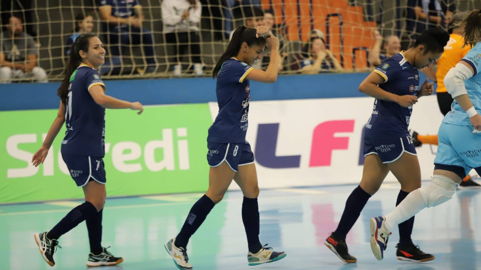 Taís marca no último minuto de jogo e o Stein Cascavel Futsal vence a ADEF