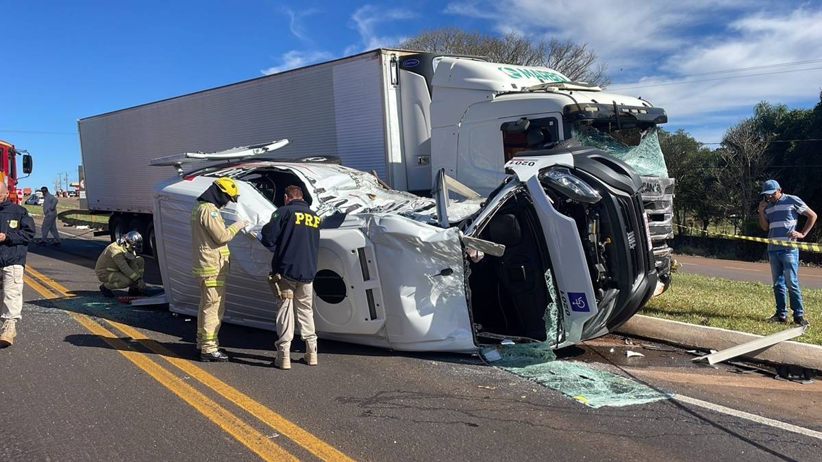 Tragédia: Colisão entre veículos deixa uma pessoa morta e oito feridos na BR-277 em Santa Tereza