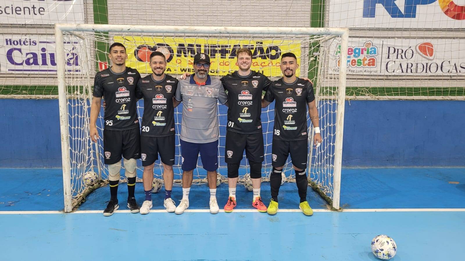 Roberto Melo: o preparador que forma goleiros de destaque no Cascavel Futsal