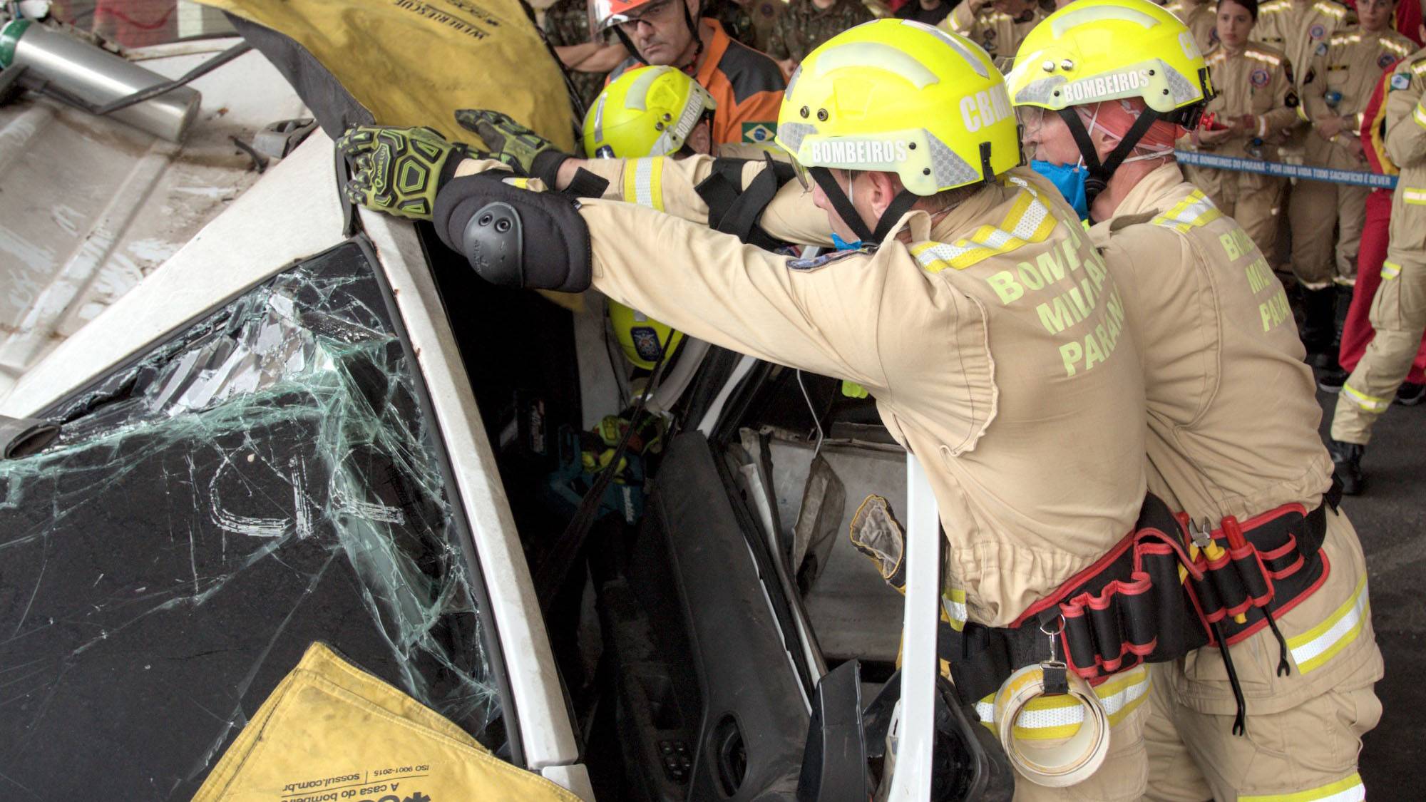 Corpo de Bombeiros de Cascavel vence desafio estadual de salvamento veicular