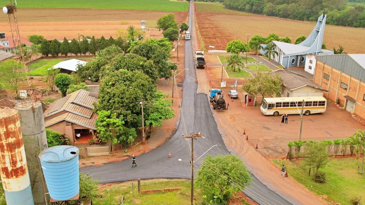 Itaipulândia: Obras de recuperação da pista e asfalto da Base Náutica até a Curva do Mirote avançam