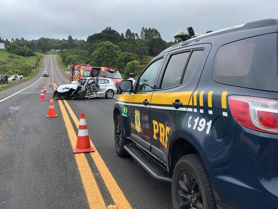 Colisão frontal deixa uma morta e três feridos na BR-277 em Guarapuava