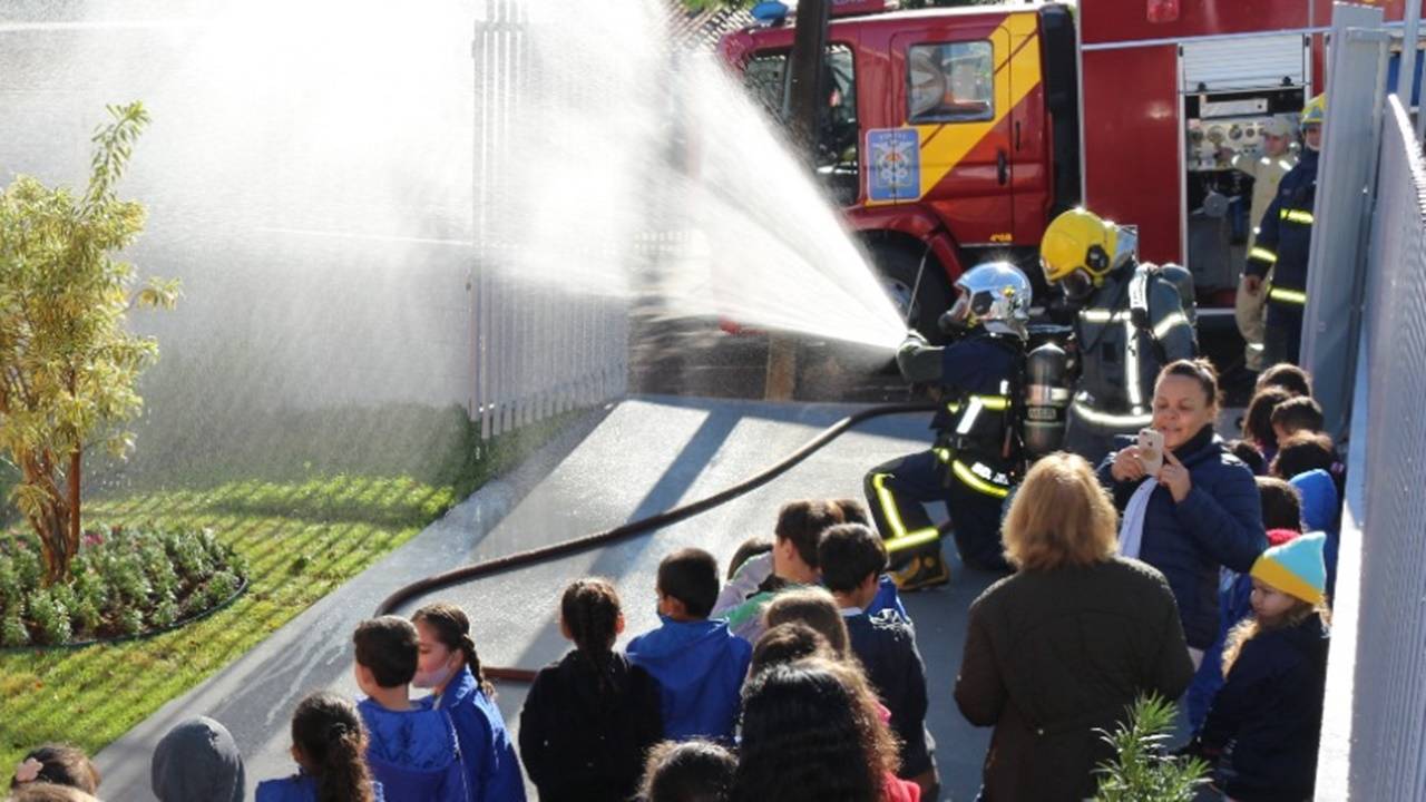 Escolas JK e Adolival Pian participam de simulado de incêndio