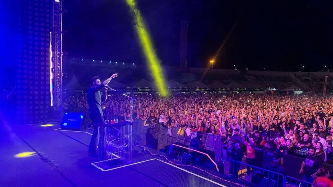 Em show histórico, Gusttavo Lima se apresenta para mais de 15 mil pessoas no Estádio Olímpico