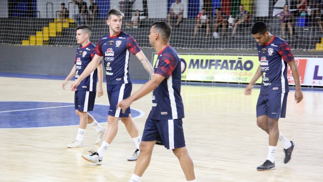 Cascavel Futsal realiza primeiro treino com bola e conta com a presença marcante da torcida