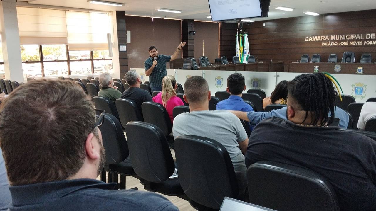 Diretoria Legislativa dá curso a novos assessores sobre elaboração de proposições em Cascavel