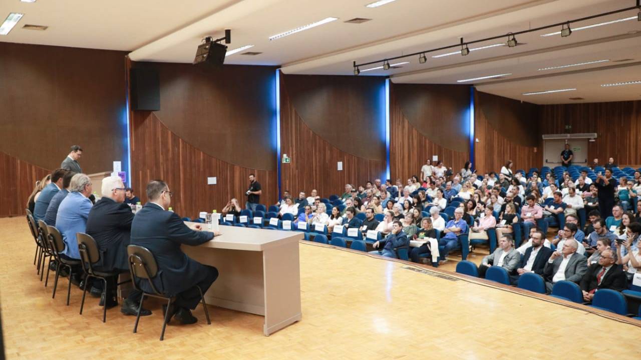 APRIMORAMENTO: Prefeito e servidores participam da Escola de Gestão Pública do Tribunal de Contas