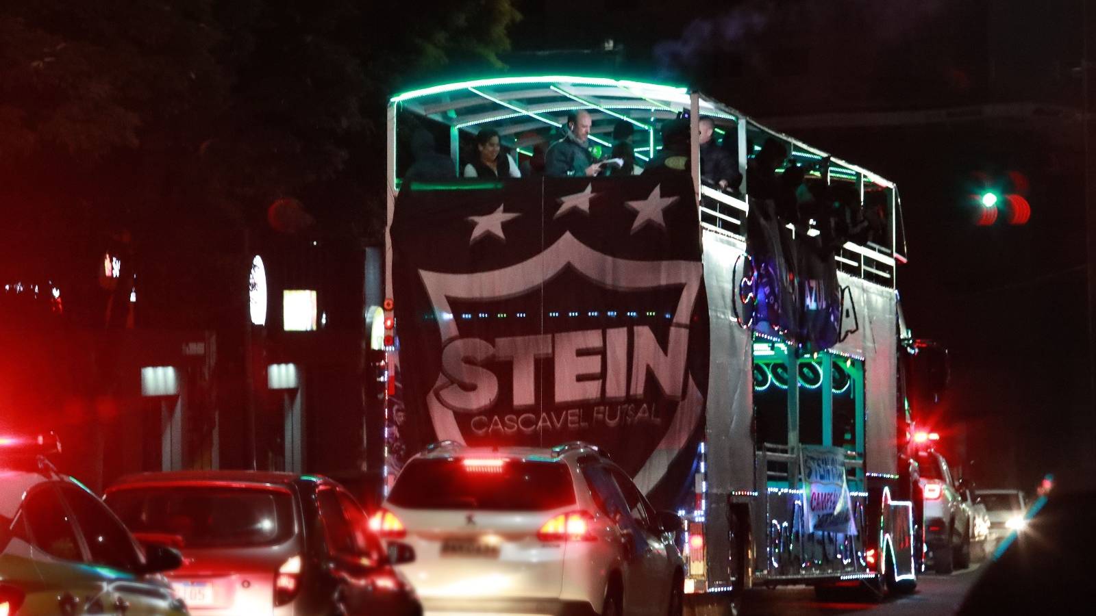 Carreata emociona Cascavel com a celebração do título do Stein na Libertadores