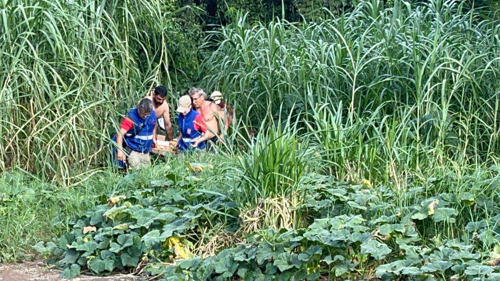 Mulher é resgatada após queda em cachoeira no Residencial Cataratas em Foz do Iguaçu