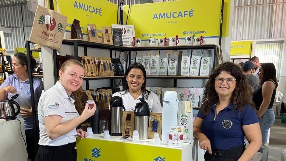 Mulheres do Café do Norte Pioneiro participam do Show Rural em Cascavel