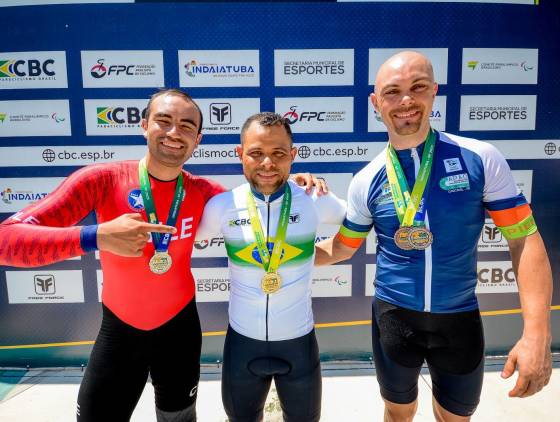 Luis Steffens sobe em todos os pódios do Campeonato Brasileiro de Paraciclismo de Pista