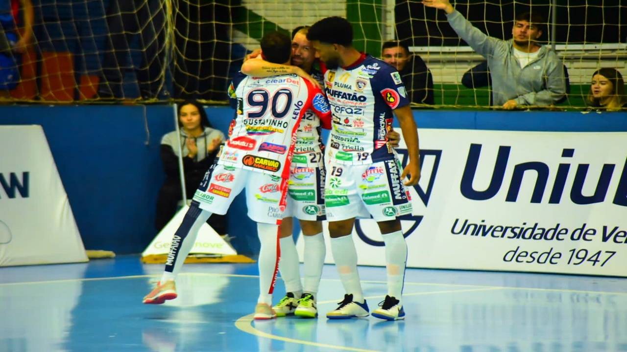 Cascavel Futsal vence Praia Clube por 6 a 1 e emenda terceira vitória seguida pela LNF