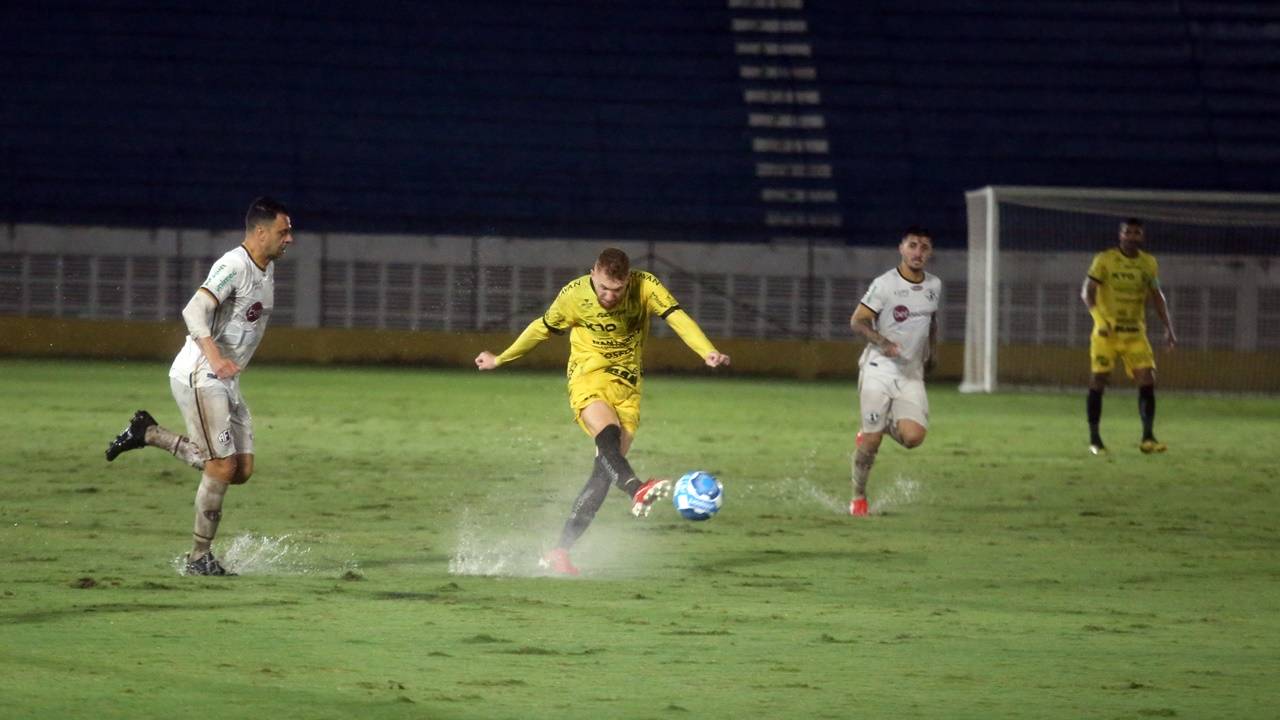 Futebol Clube Cascavel é derrotado pela Ferroviária fora de casa pelo Campeonato Brasileiro