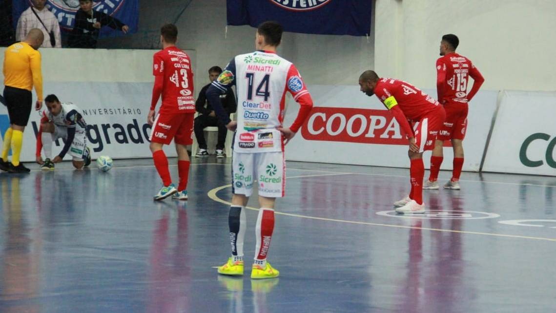 Em jogo emocionante, Cascavel Futsal vence Campo Mourão pela Liga Nacional