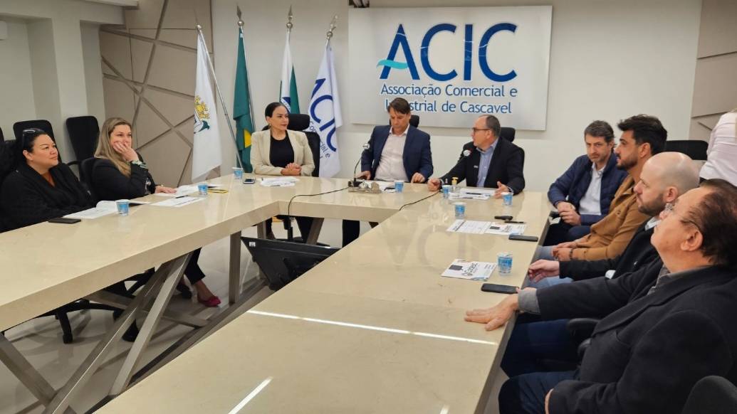 Em reunião itinerante na Acic, Comdec e Codesc falam de desenvolvimento