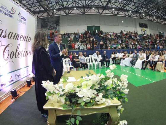 161 casais celebram união em casamento coletivo em Cascavel