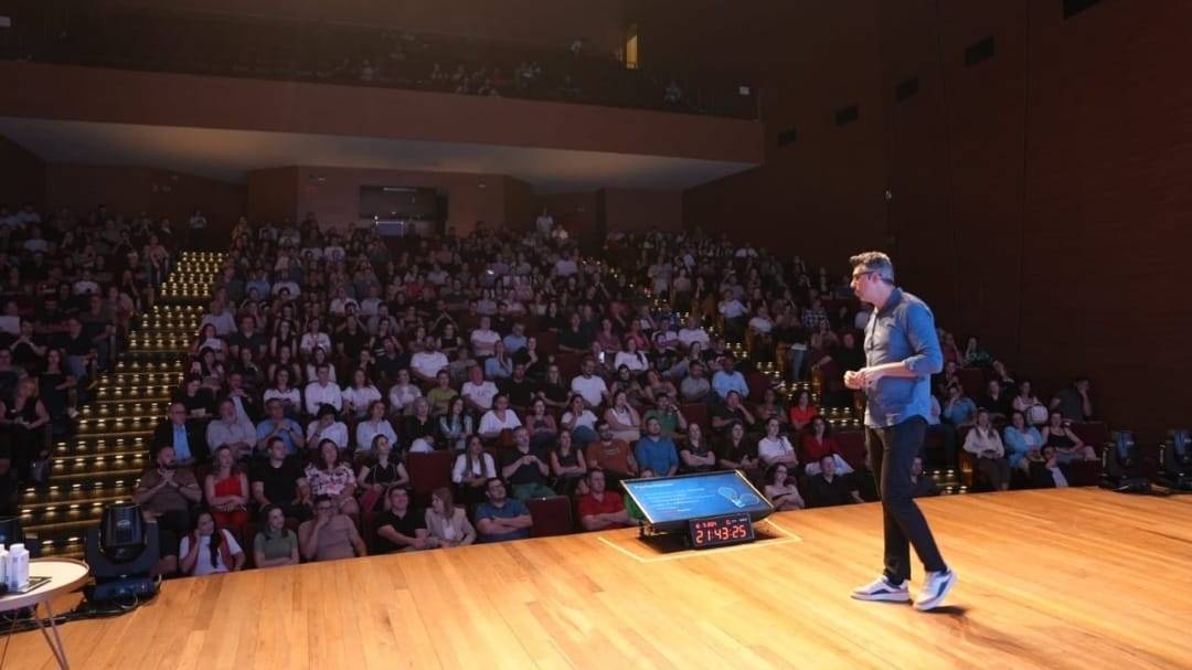 Basaglia enfrenta mitos do mundo corporativo e fala sobre ser único