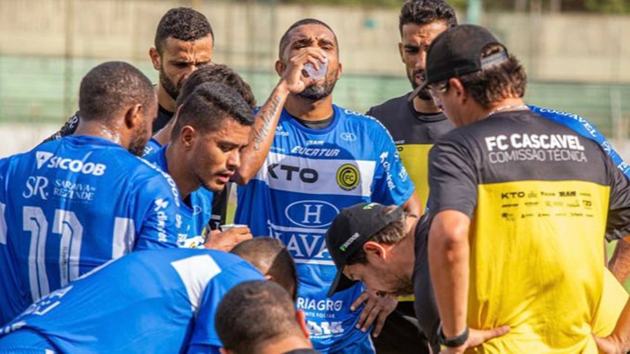 Tcheco avalia pré-temporada do FC Cascavel: “Vamos chegar bem”