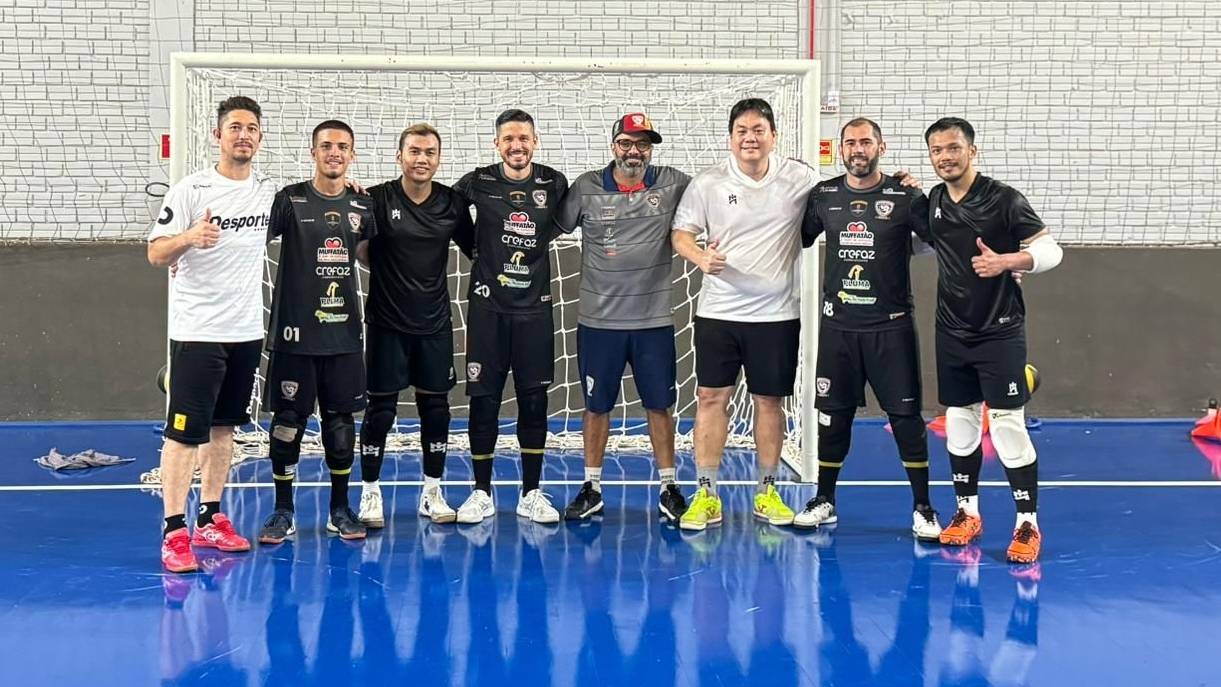 Goleiros Tailandeses desembarcam no Cascavel Futsal em busca de conhecimento