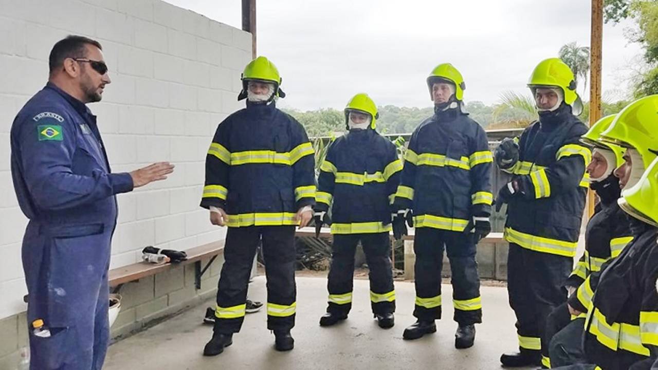 Aeroporto Regional de Cascavel amplia quadro de bombeiros