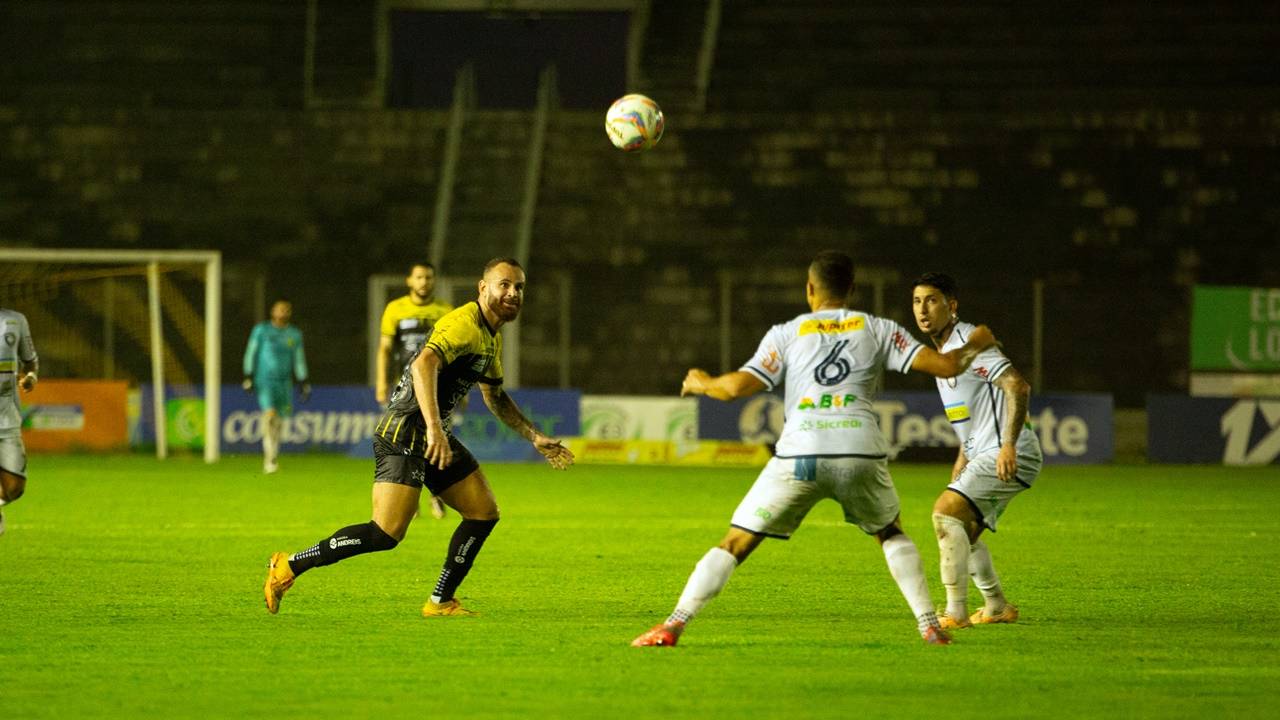 Futebol Clube Cascavel vence Cianorte por 1 a 0 em jogo disputado