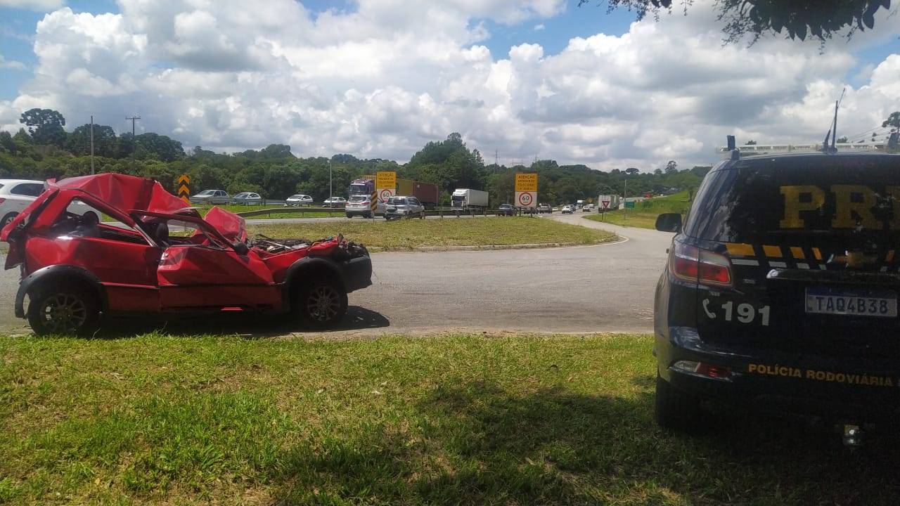 Engavetamento na BR-277 causa congestionamento e deixa um ferido