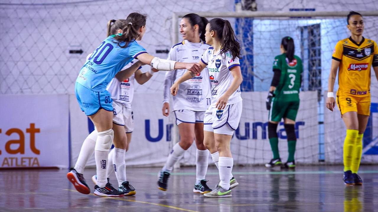 Stein Cascavel vence o Taboão da Serra e continua líder da Liga Feminina de Futsal