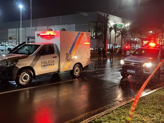 Homem é morto a tiros em ponto de ônibus no Bairro Pacaembu, em Cascavel