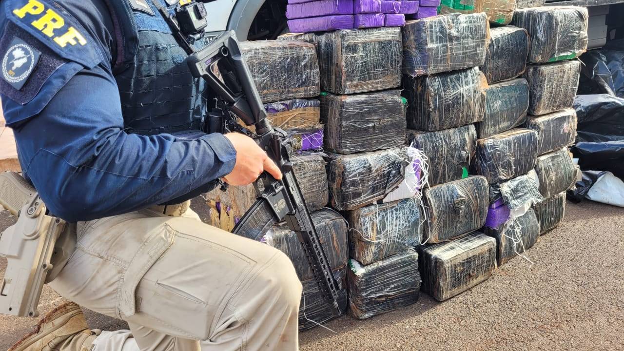 PRF apreende quase uma tonelada de maconha no Paraná