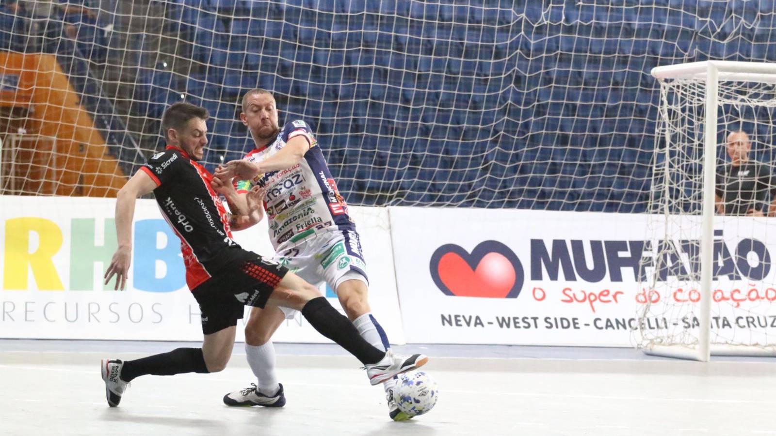 Na despedida de Carlão, Cascavel Futsal empata com Joinville e mantém vice-liderança