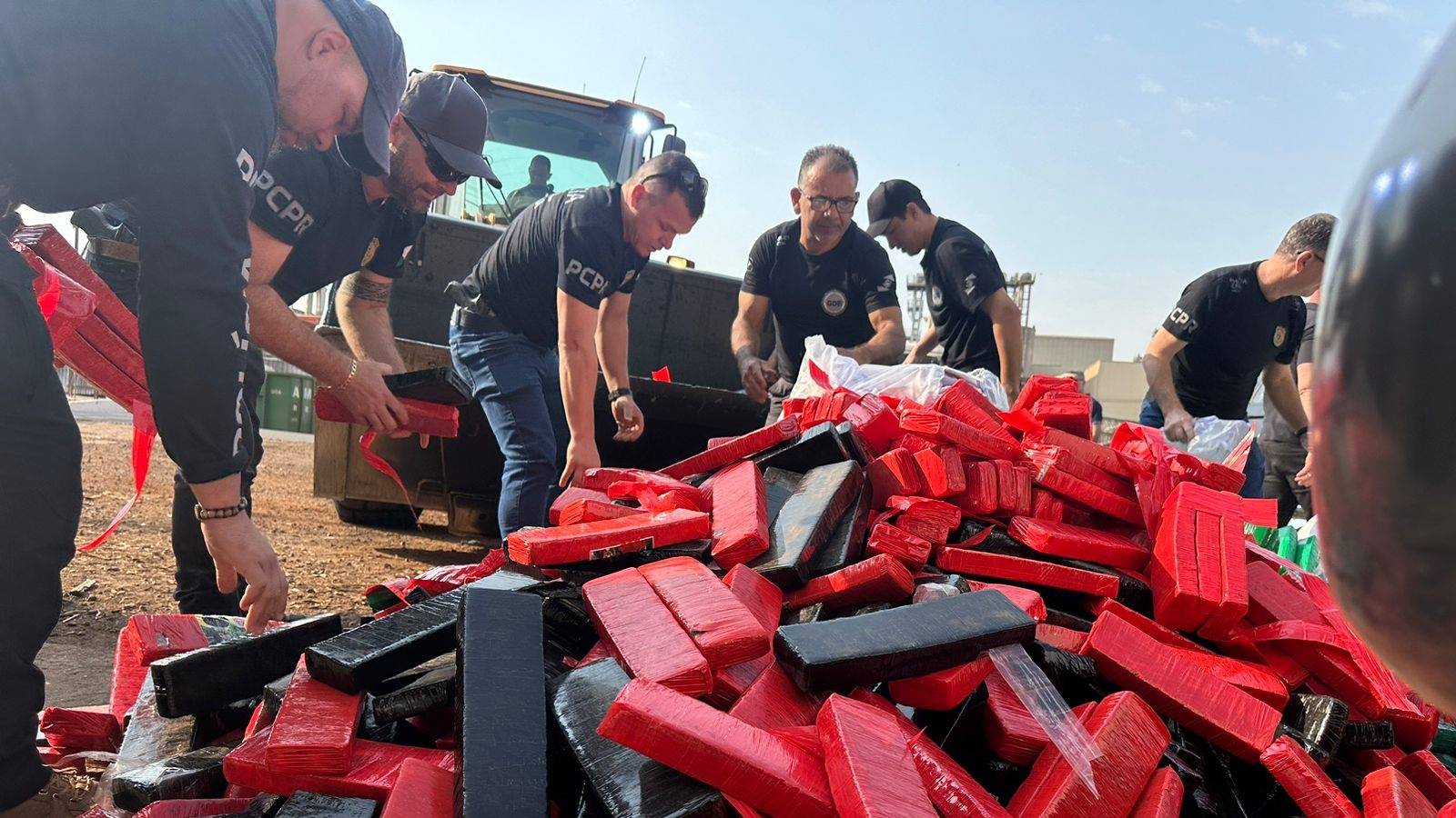 Forças de segurança incineram mais de 6 toneladas de drogas em Cascavel