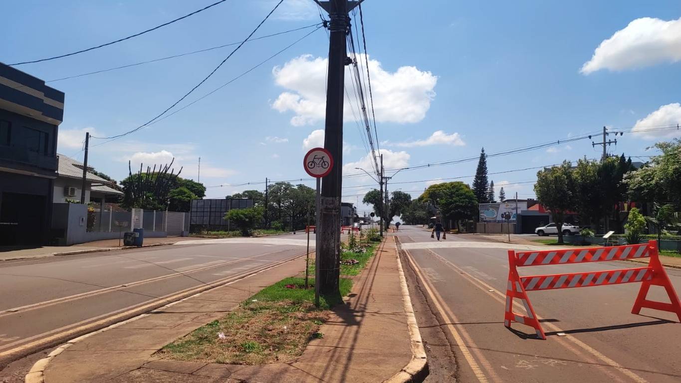 Faixas elevadas são vistoriadas por engenheiros da Secretaria de Obras de Corbélia