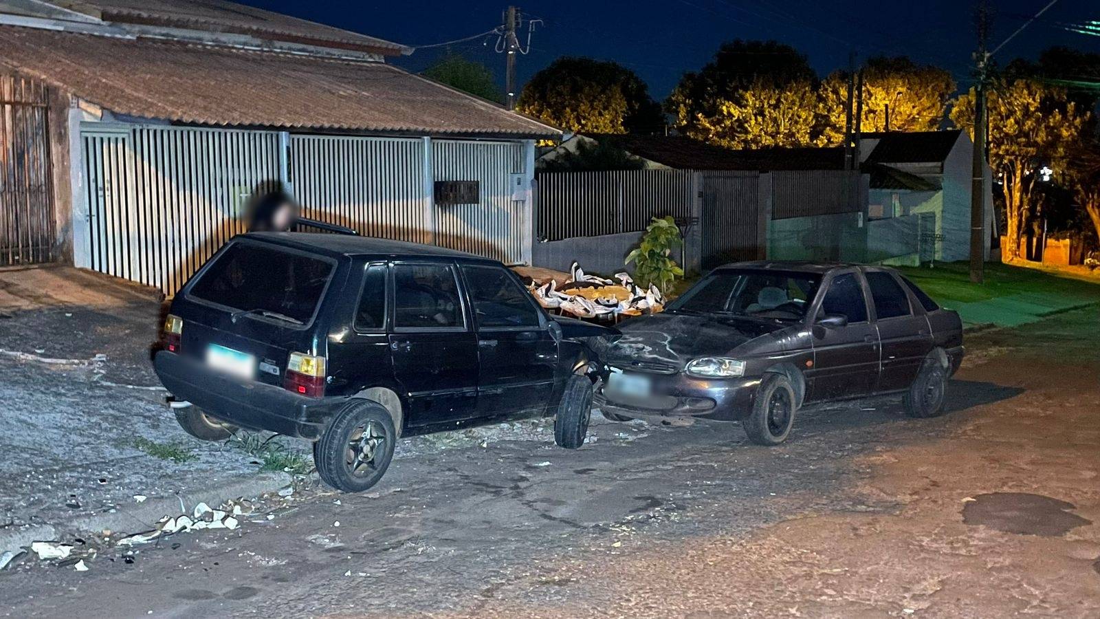 Colisão entre veículos deixa homem desorientado no Bairro São Cristóvão em Cascavel