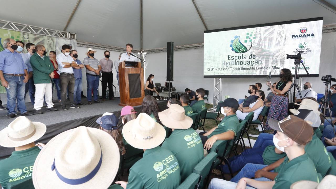 Cascavel inaugura Escola de Agroinovação