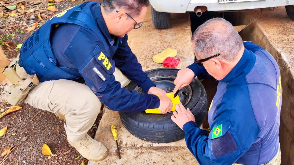 PRF apreende cocaína e crack escondidos no pneu reserva de um automóvel na BR-277