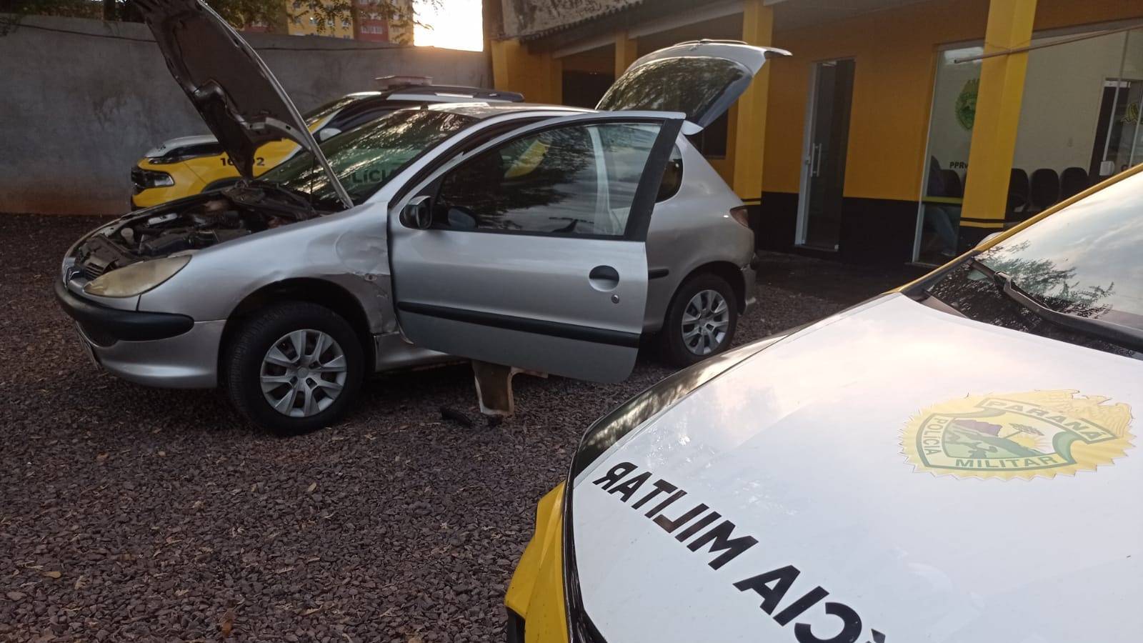 Motorista é preso com 49 kg de maconha escondidos em carro durante patrulha na PR-586